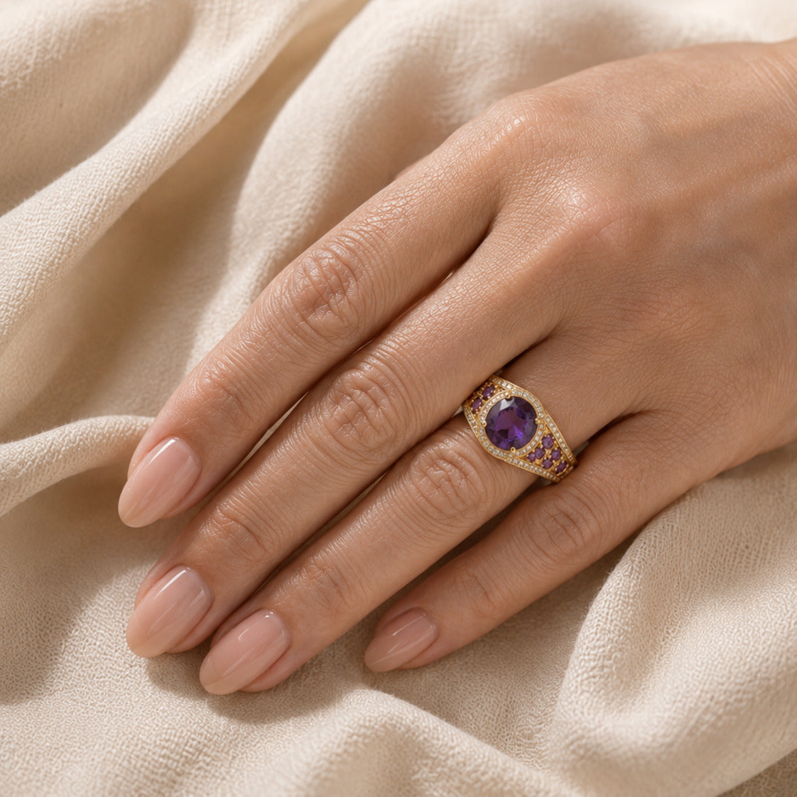 Anello Taormina con ametista ovale e zirconi
