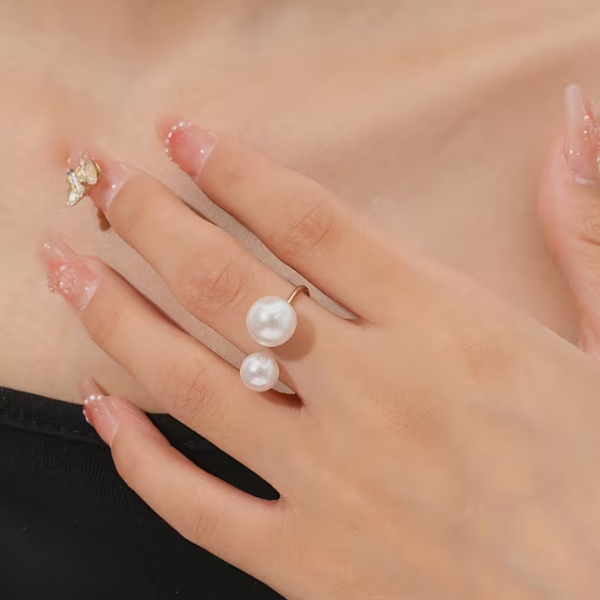 Anello Elegante Regolabile con Due Perle