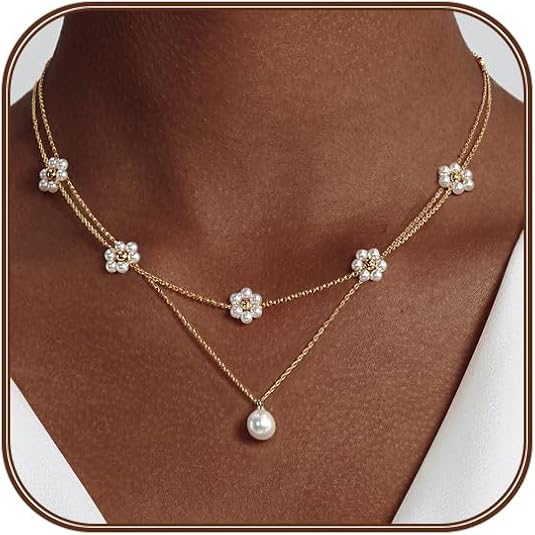Collana a Strati di Perle con Dettaglio Floreale - Tonalità Oro