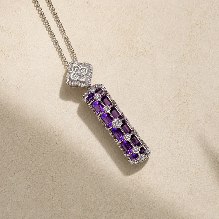 Collana con ciondolo a forma di piastrina
