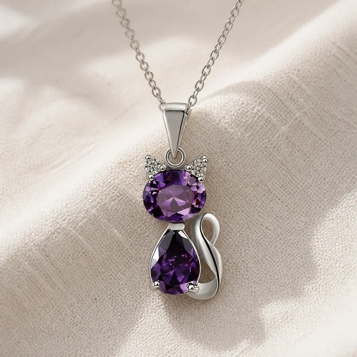 Collana con ciondolo a forma di gatto in ametista cristallino
