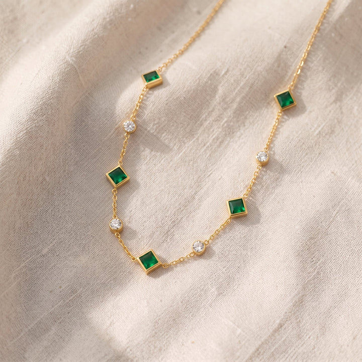Collana in smeraldo Amelisse Glenwyn | Colore oro