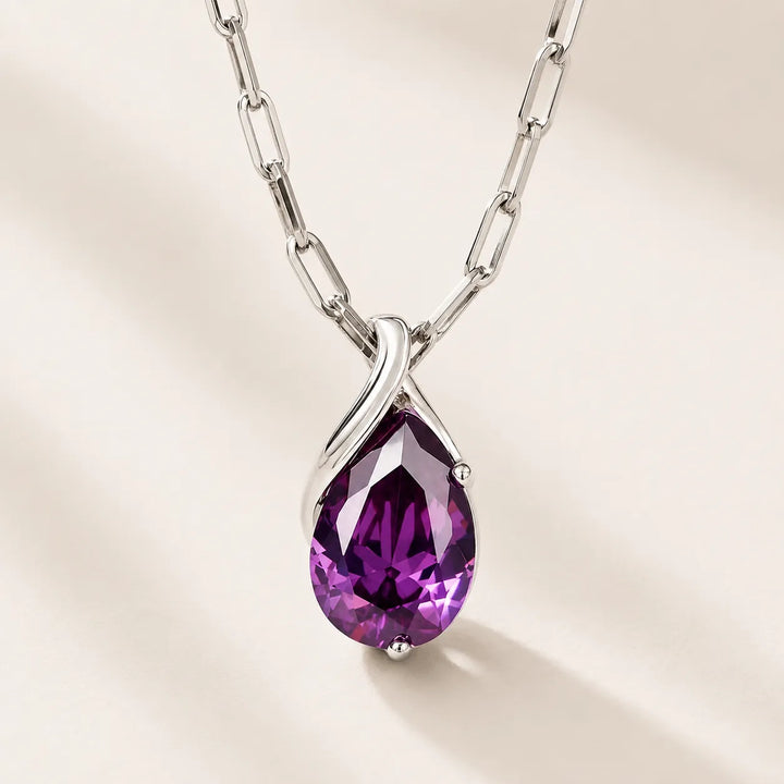 Collana con pendente a goccia sfaccettata