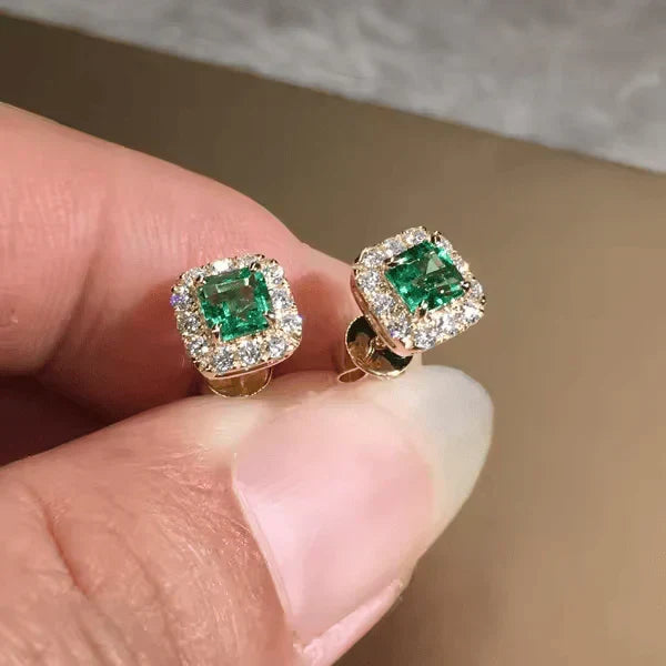Orecchini con pendente in smeraldo
