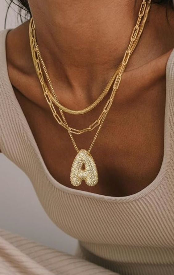 Collana con lettera iniziale Mjehurić | Oro