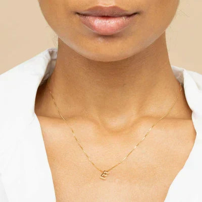 Collana con lettera iniziale Lettera d&