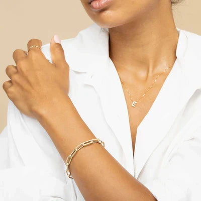 Collana con lettera iniziale Lettera d&