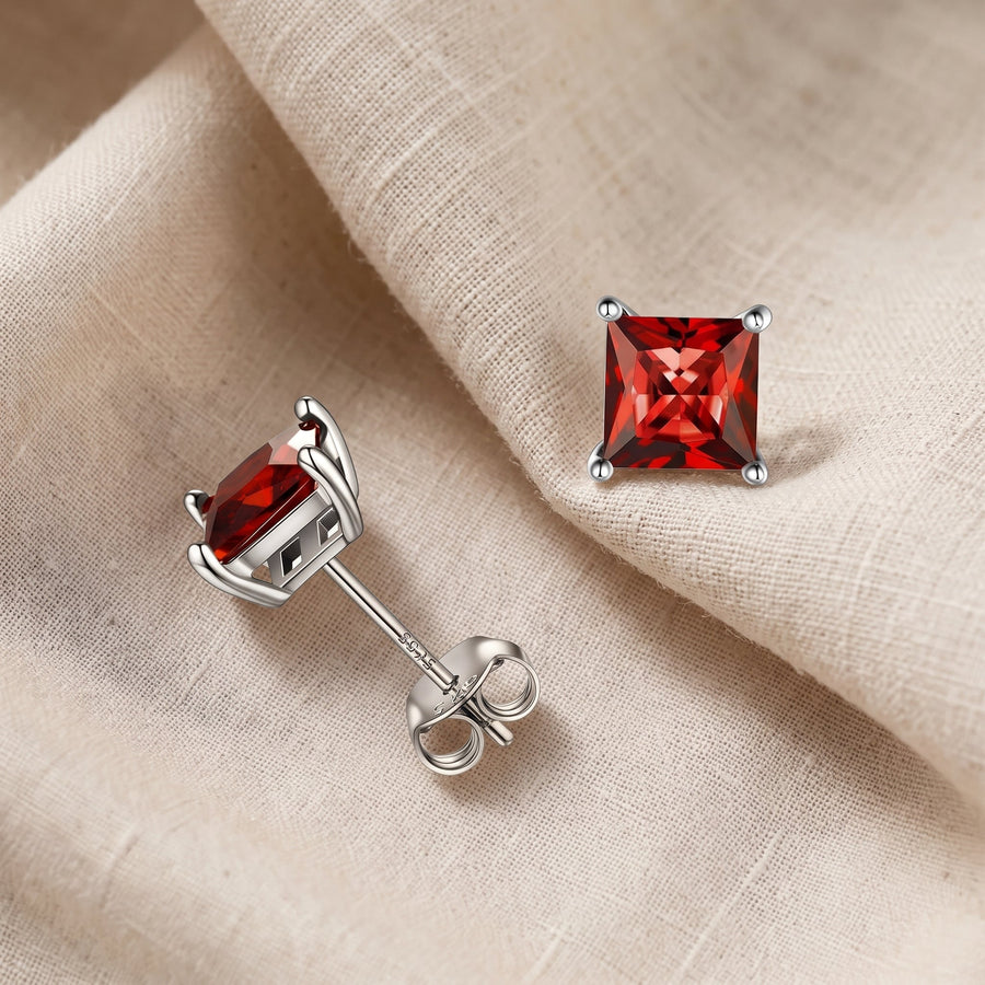Orecchini minimal argentati rosso rubino taglio princess