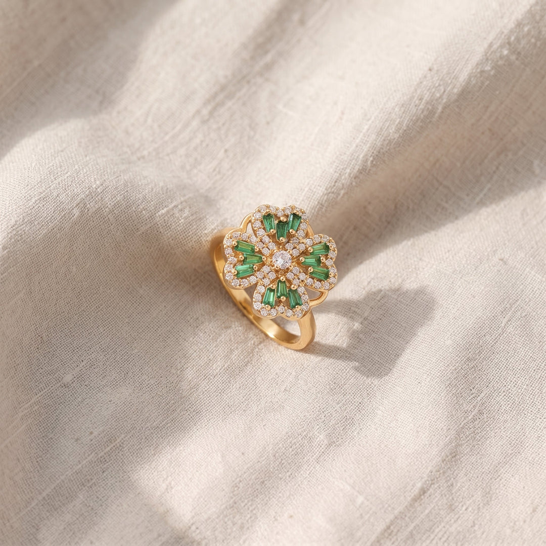 Anello Rotante a Trifoglio con Smeraldo | Colore Oro