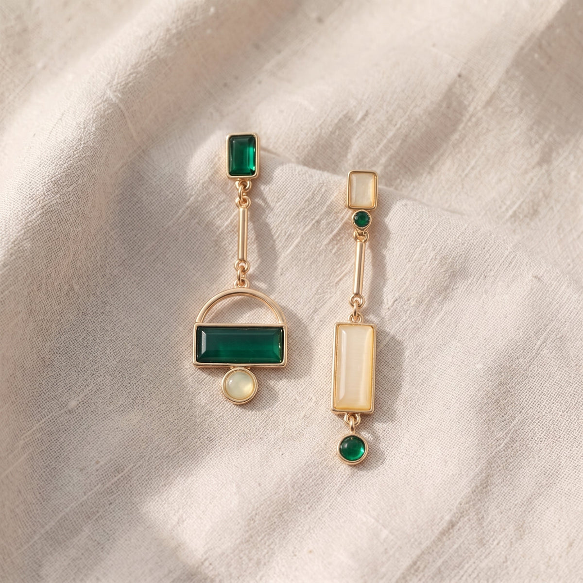 Orecchini Selene dorati verde smeraldo