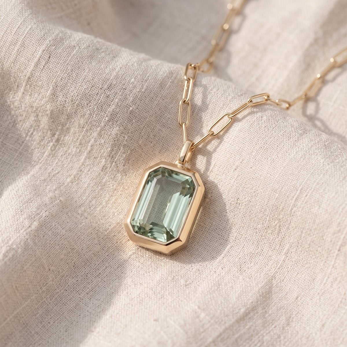 Collana Sarina dorata verde smeraldo