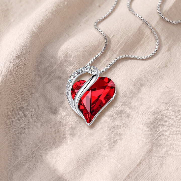 Collana Infinity Heart in Rubino - Tonalità Argento