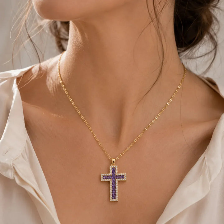 Collana minimalista con pendente a croce