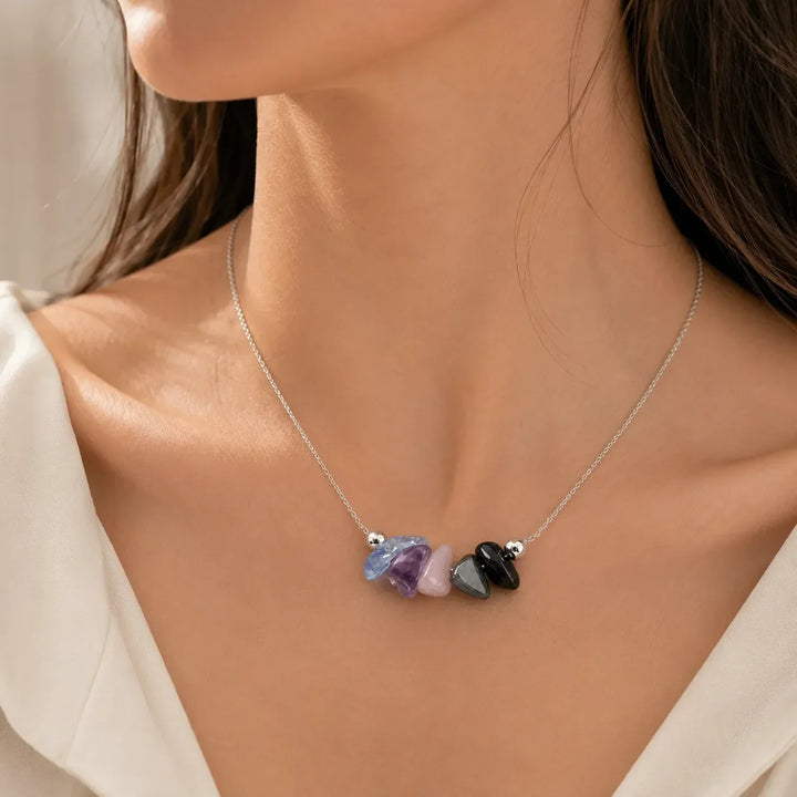 Collana minimalista con cristallo grezzo
