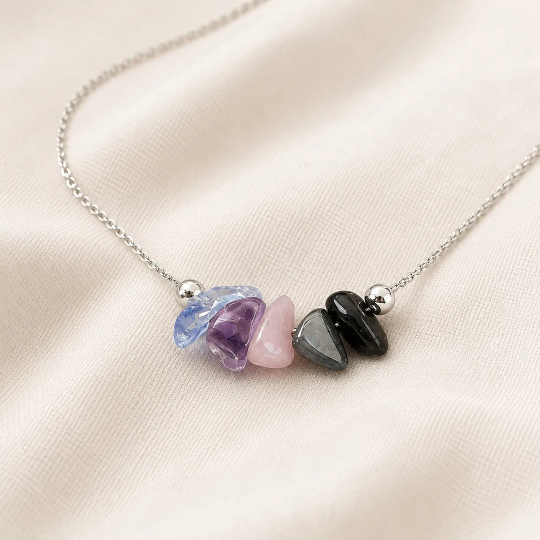 Collana minimalista con cristallo grezzo
