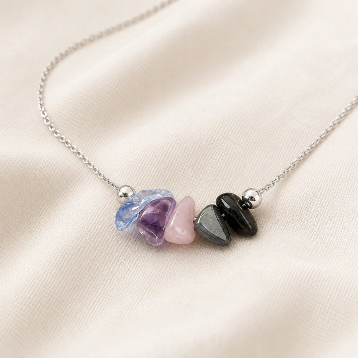 Collana minimalista con cristallo grezzo