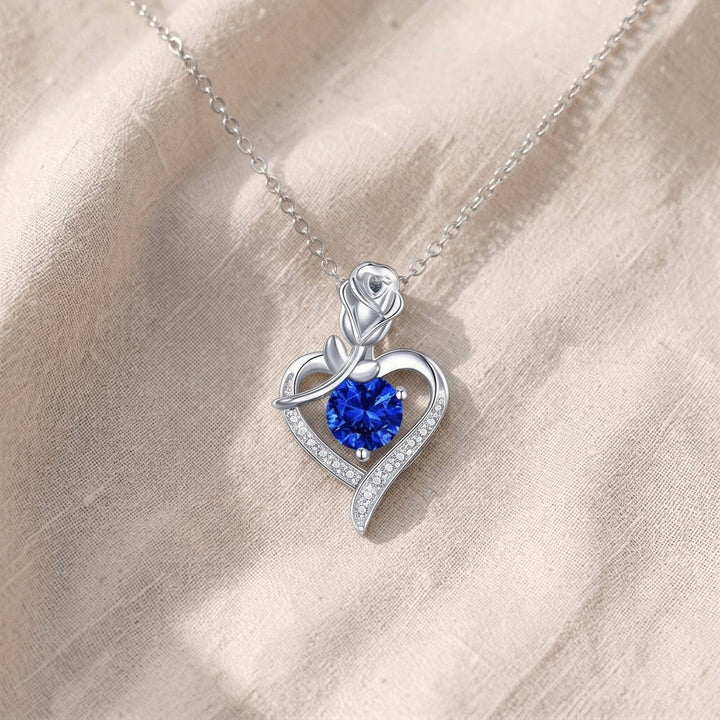 Collana a Cuore di Rosa Zaffiro | Colore Argento