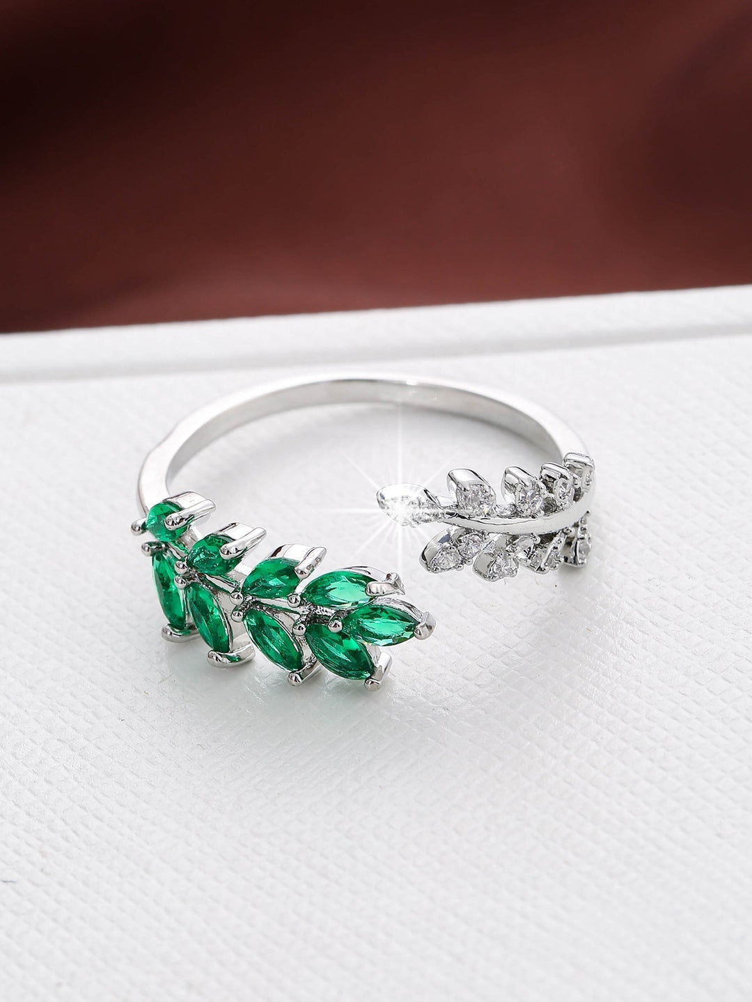 Anello Vivara Lyselle in smeraldo | Tonalità argento
