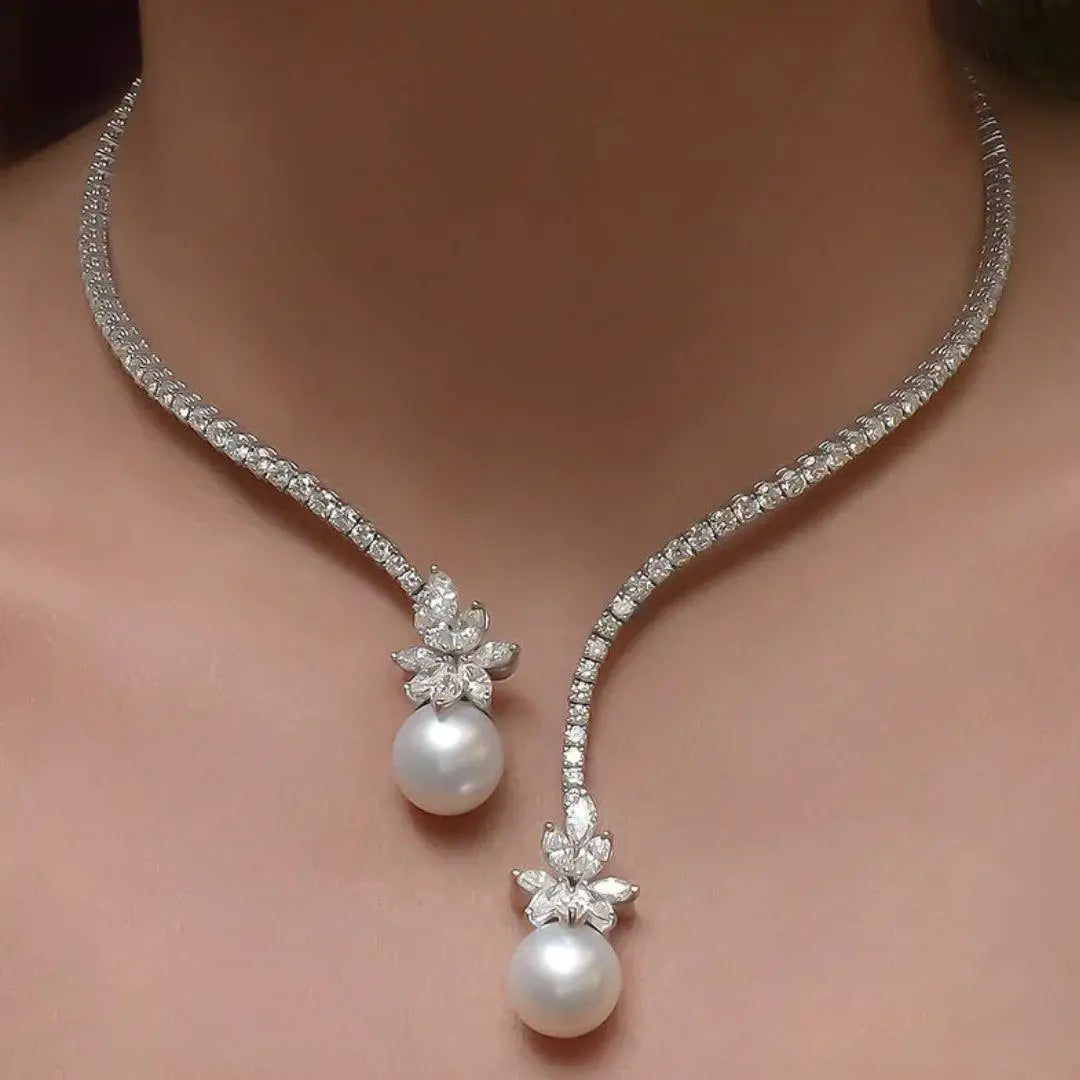 Collana elegante e lucida con perle