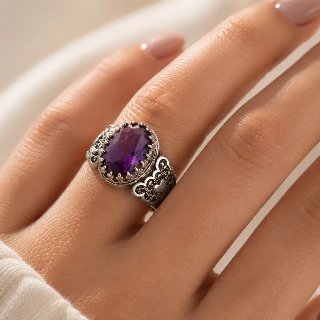Anello decorativo con zirconia ovale