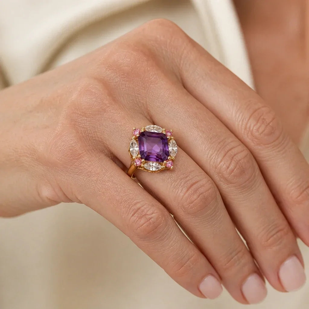 Anello halo accattivante con taglio princess