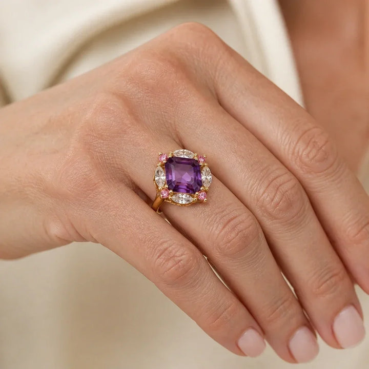 Anello halo accattivante con taglio princess
