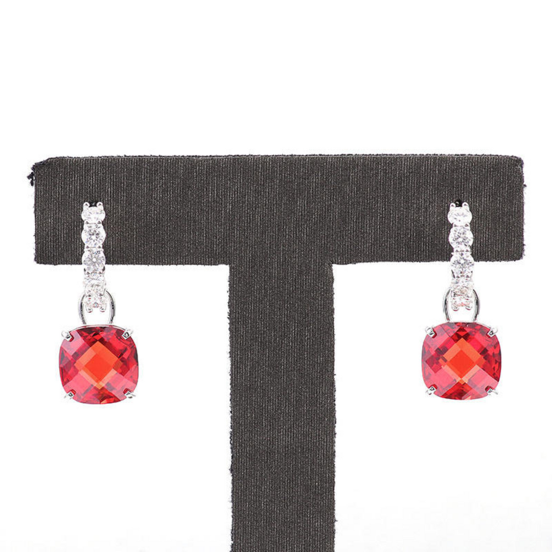 Orecchini con rubino e diamante