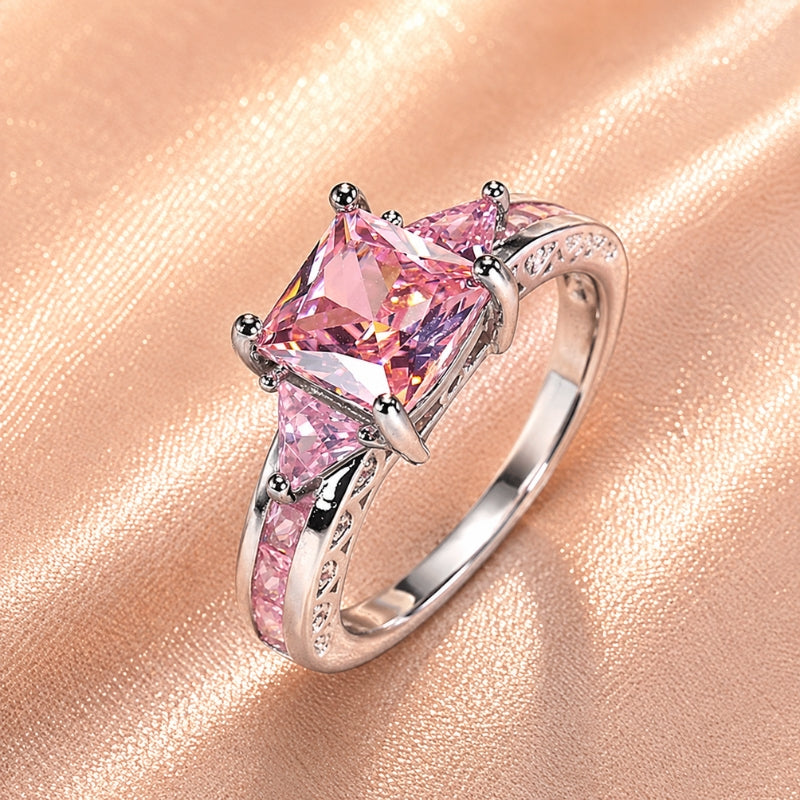 Anello cocktail dorato con cristallo rosa princess
