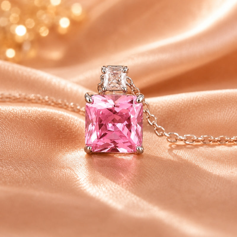 Collana argentata con ciondolo di cristallo rosa