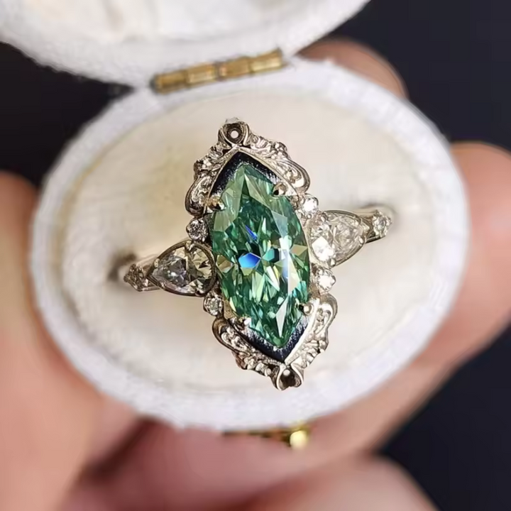 Anello con smeraldo e diamante