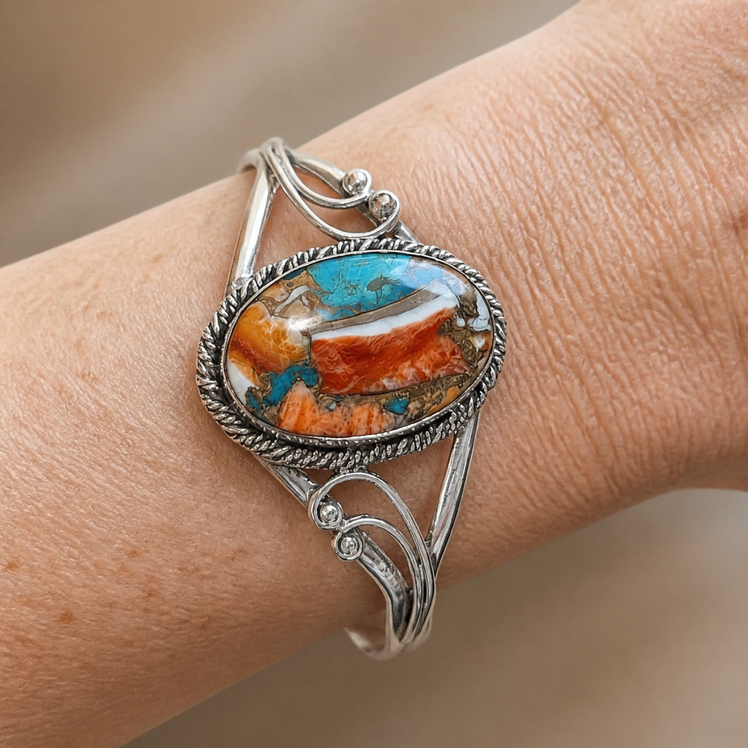 Bracciale rigido vintage con pietra ovale