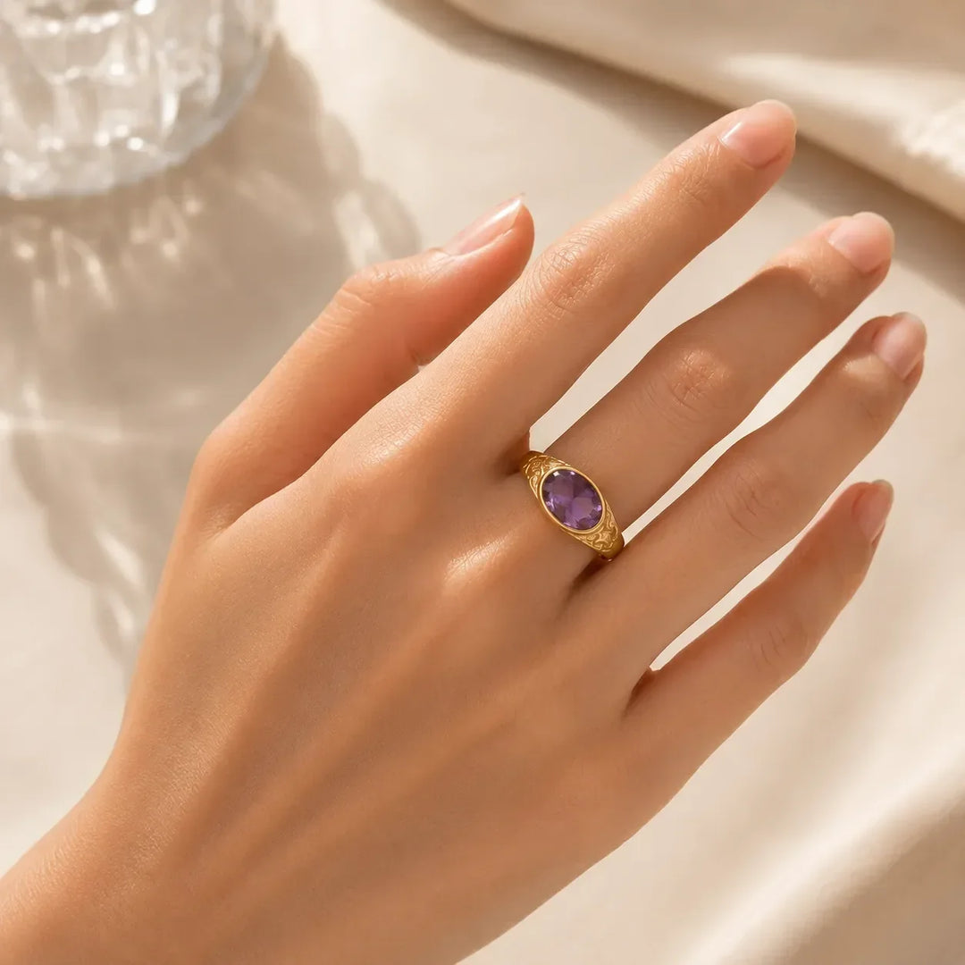 Anello vintage in oro con cristallo di ametista