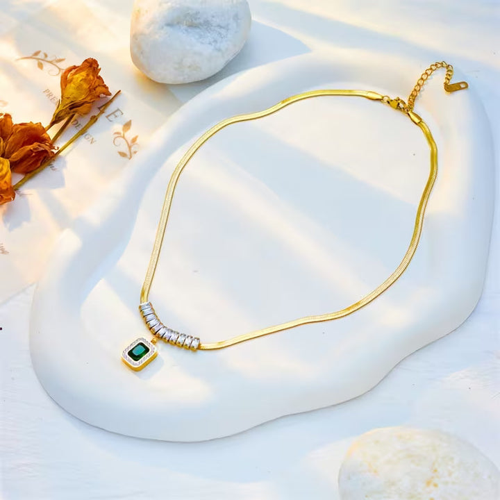 Collana Regalia Prizma con Pietra Verde Smeraldo | Colore Oro