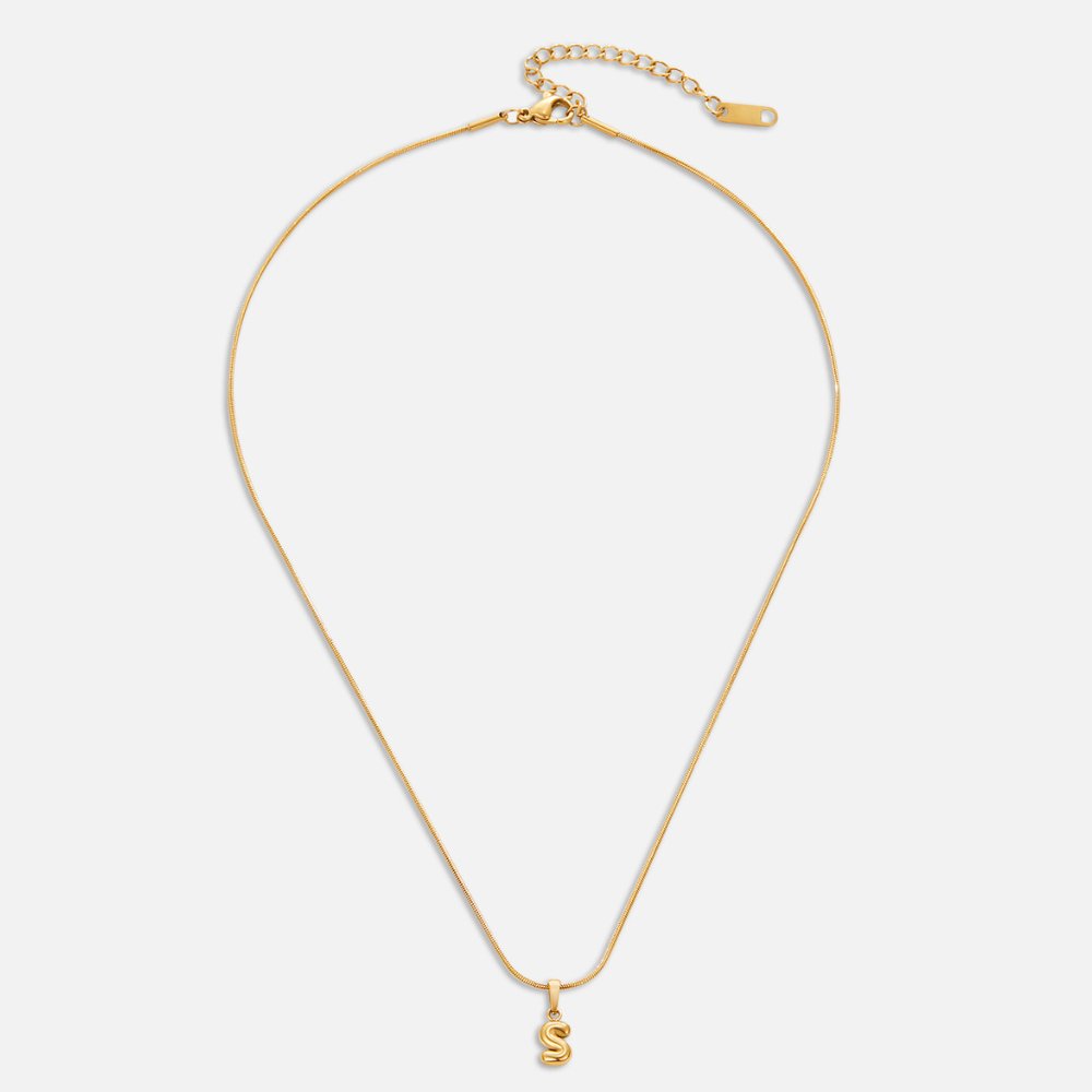 Collana sofisticata con lettera a bolle