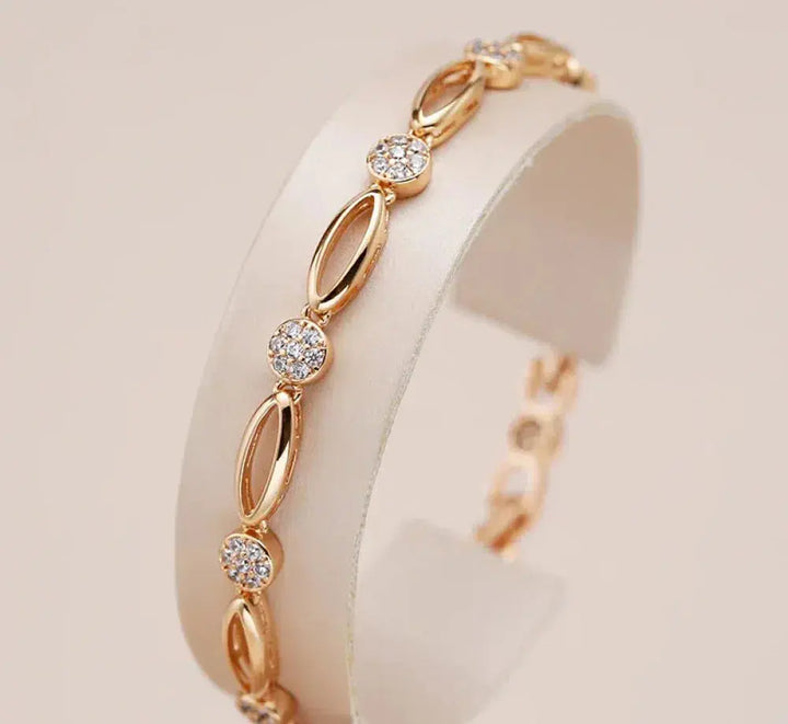 Bracciale elegante in oro con zirconi