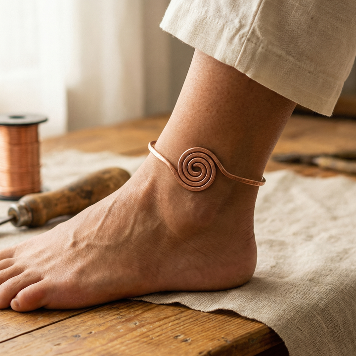 Bracciale alla caviglia in rame a spirale