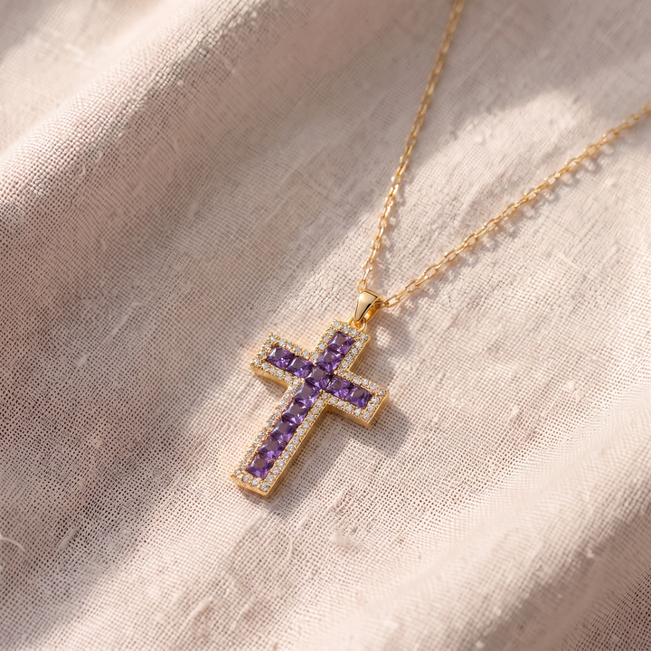 Collana minimalista con pendente a croce