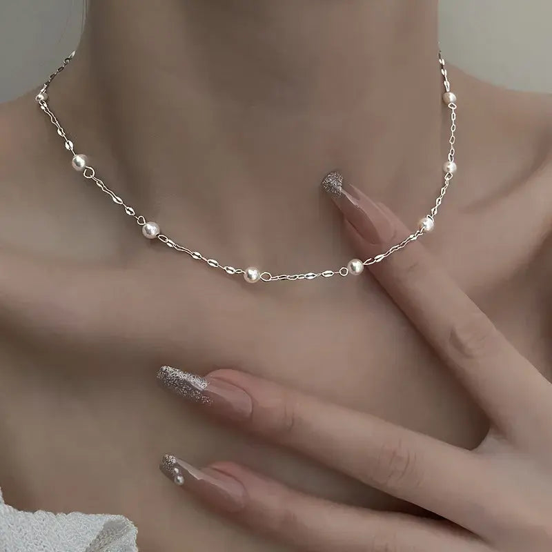Collana Elegante con Perle Brillanti