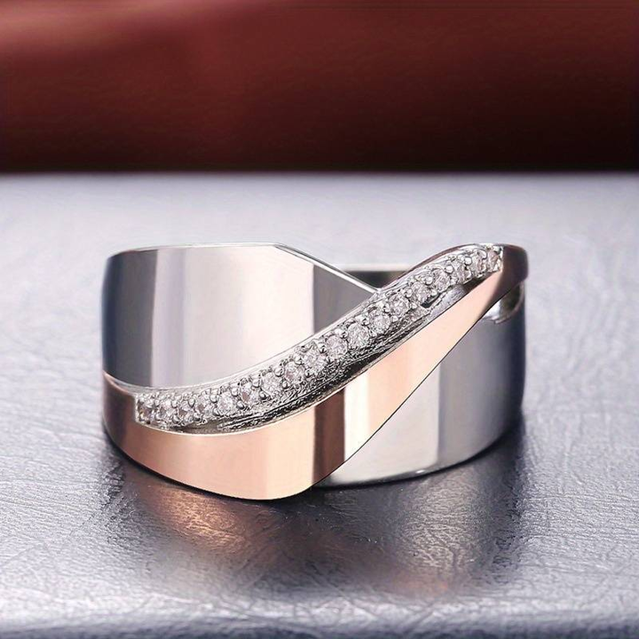 Anello Vintage in Oro Rosa e Argento con Cristalli di Zirconia