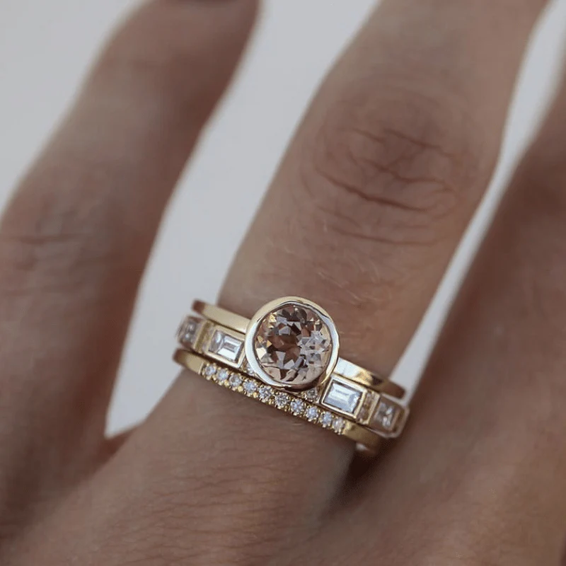 Anello di cristallo dorato