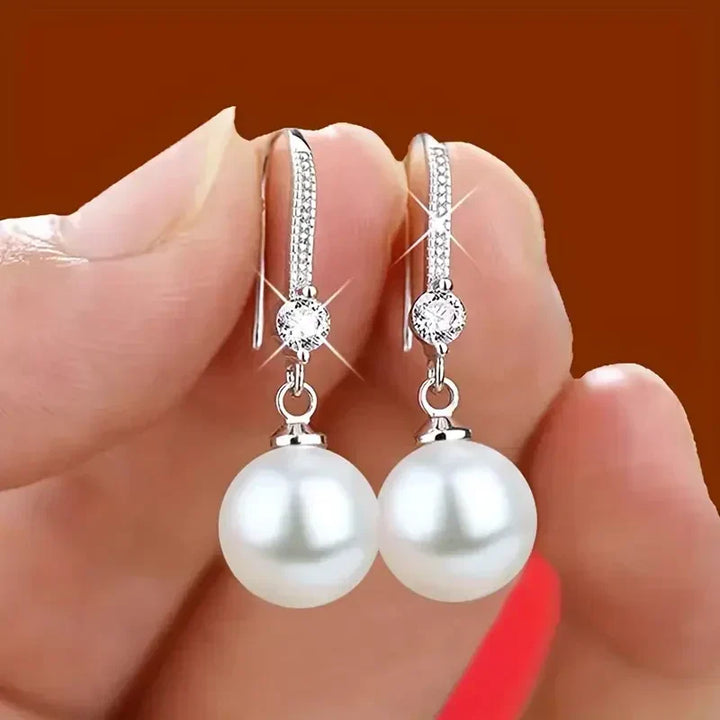 Orecchini Pendenti con Perle e Pietre Brillanti - Colore Argento