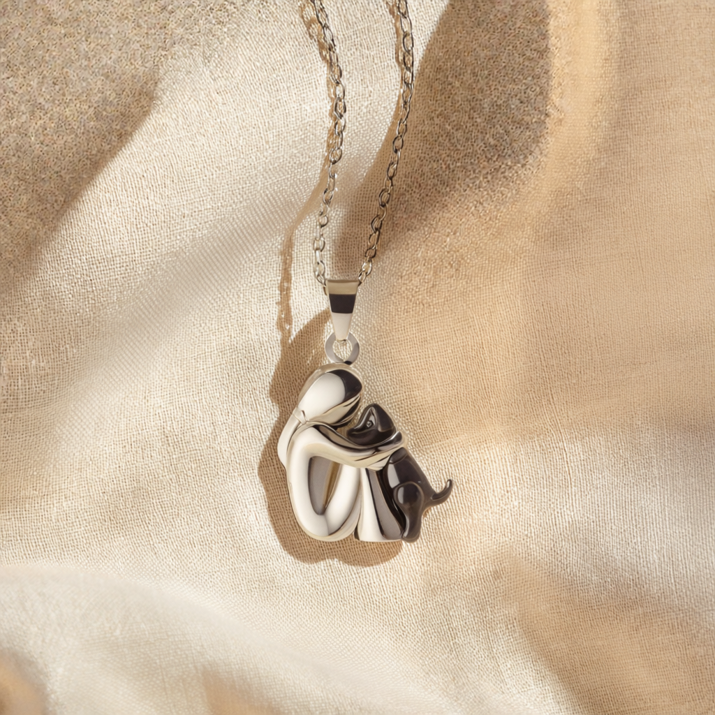 Collana con pendente abbraccio cane