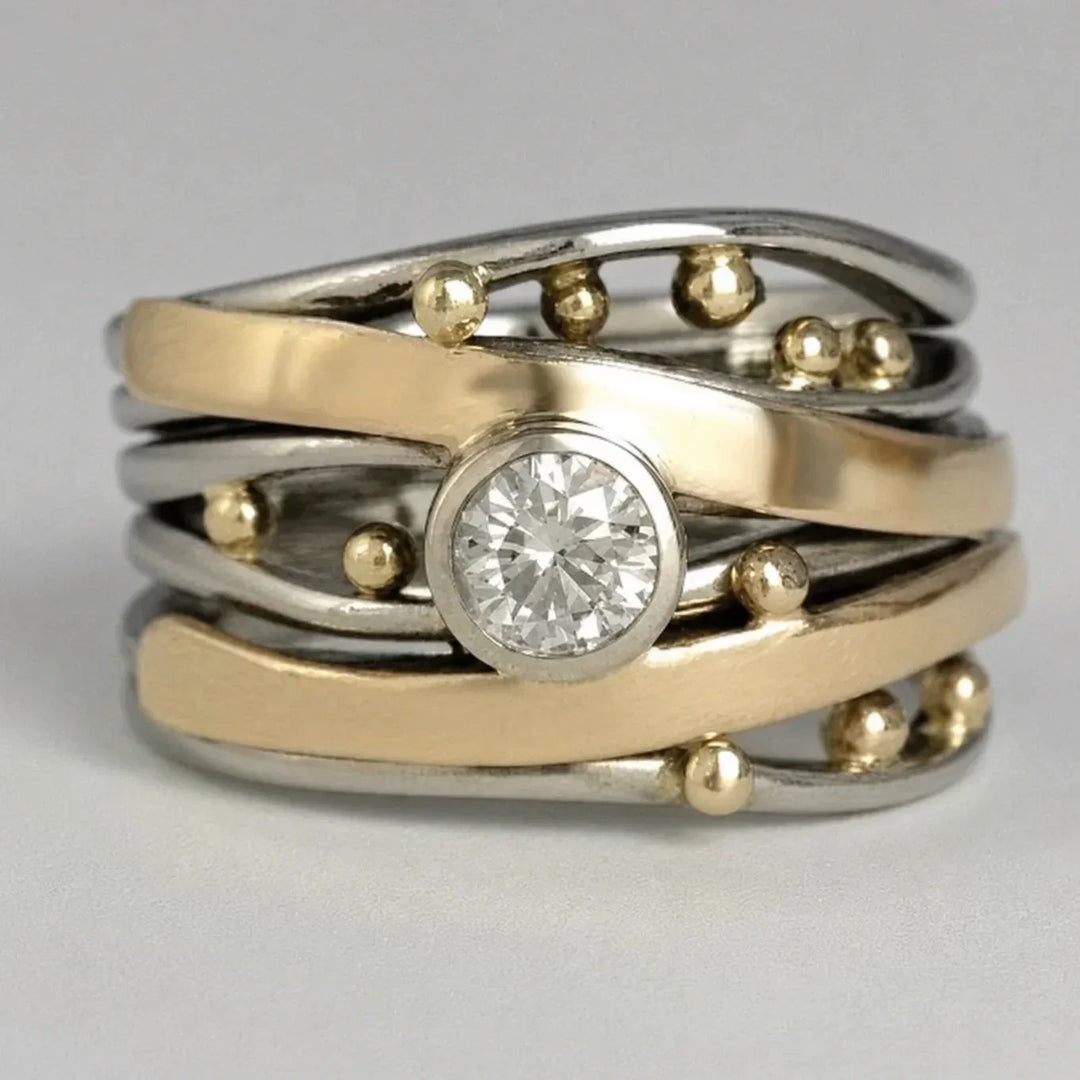 Anello Vintage in Oro con Cristalli di Zirconia Incastonati
