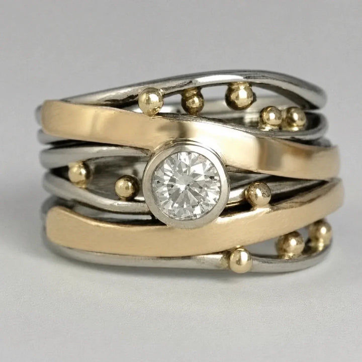 Anello Vintage in Oro con Cristalli di Zirconia Incastonati