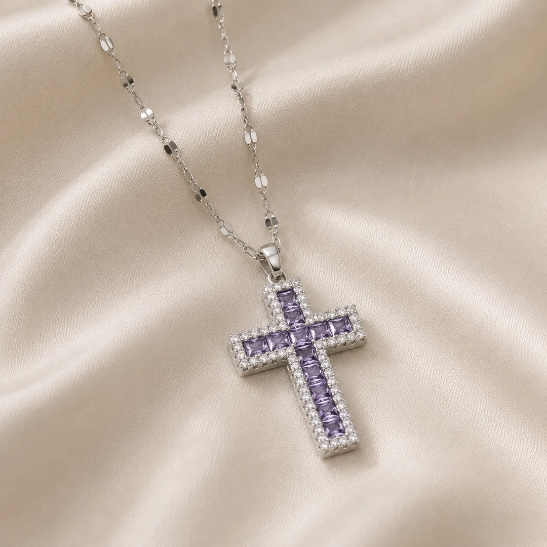 Collana minimalista con pendente a croce