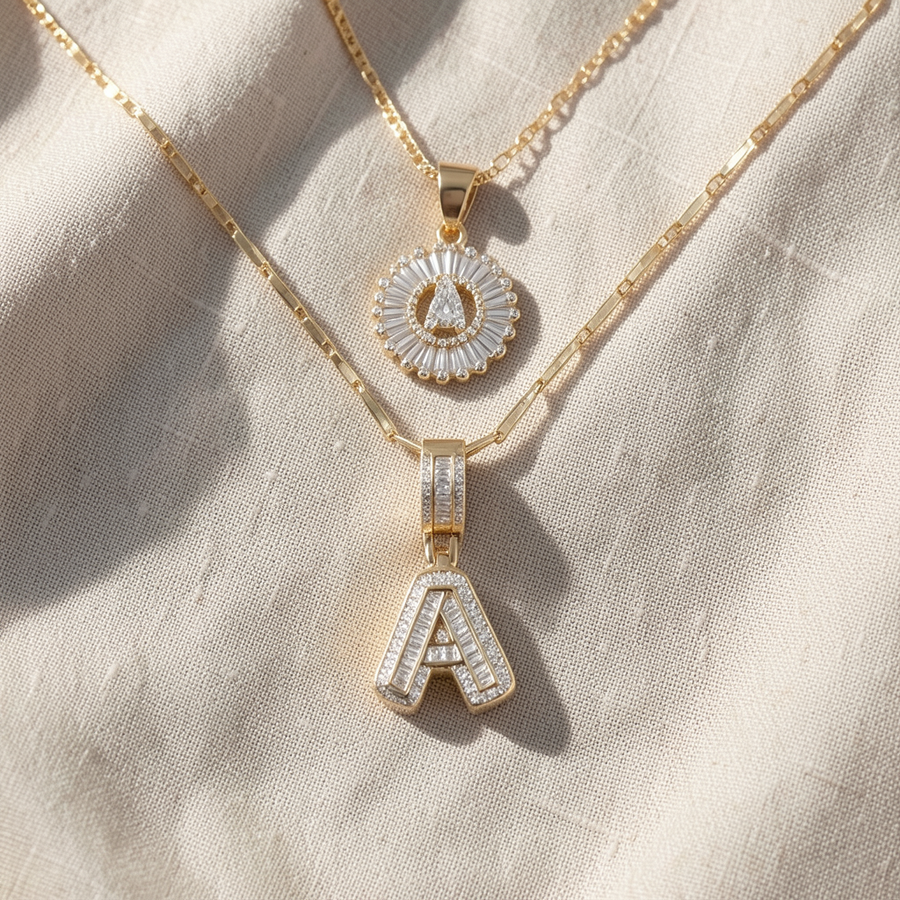 Set collana pavé con iniziale dorata