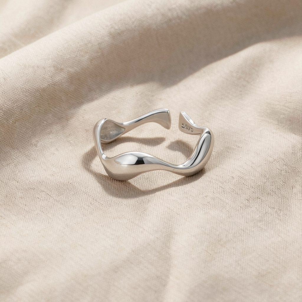 Anello argentato regolabile Giglio