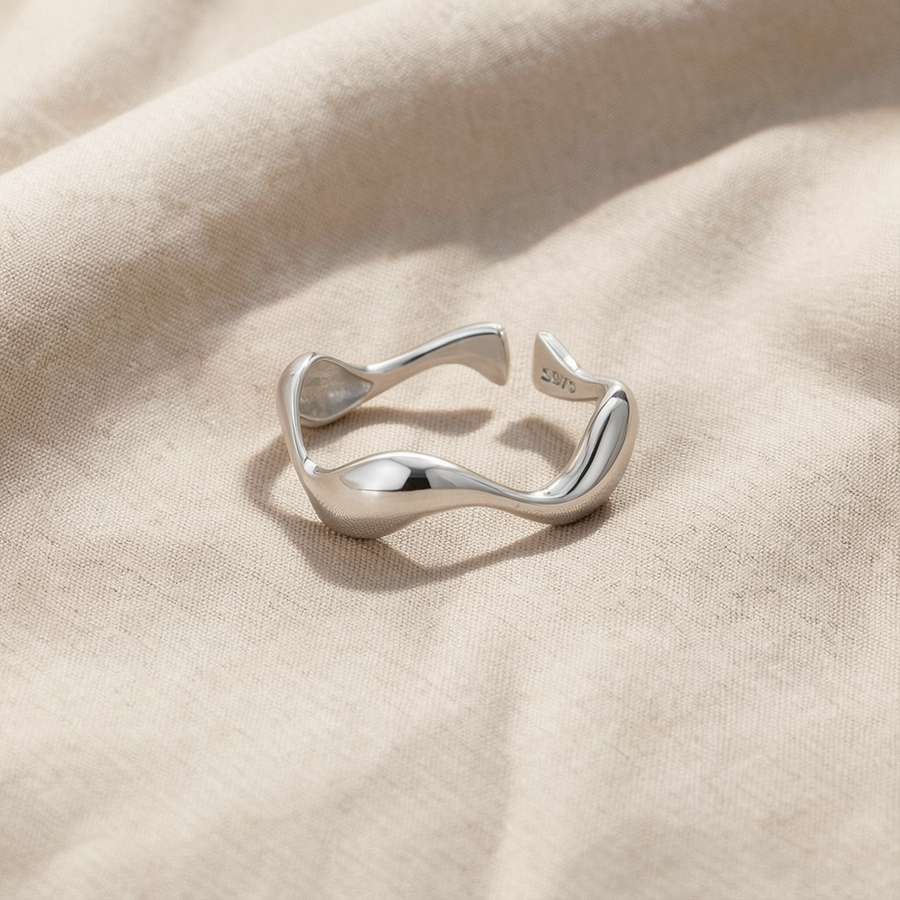 Anello argentato regolabile Giglio