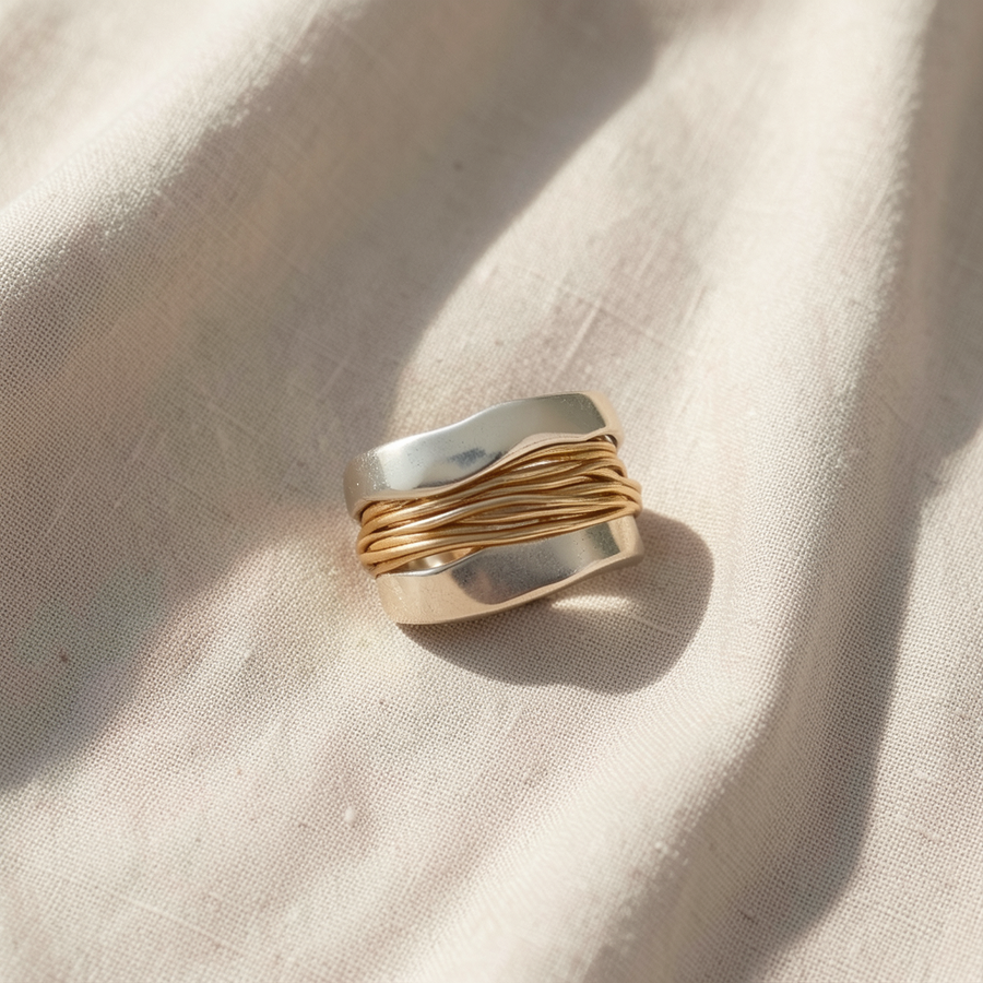 Anello bicolore con filo