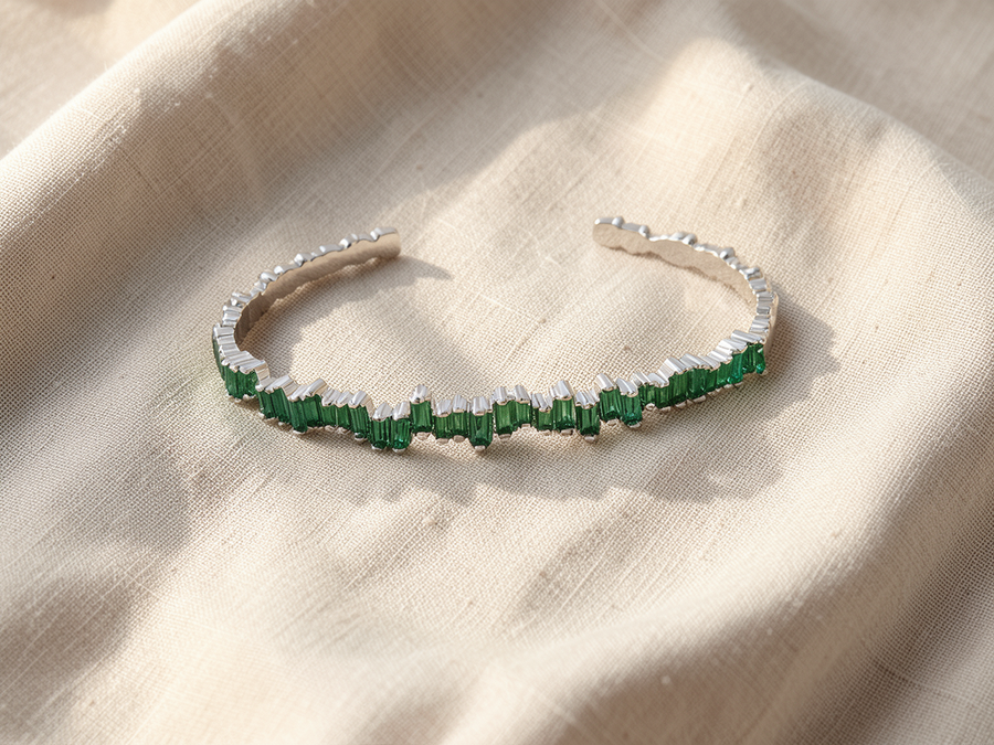 Bracciale regolabile verde smeraldo